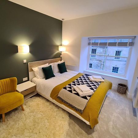 The Taylor Suite - Stunning 2-Ensuite Beds, Cathedral View Roof Garden Truro Dış mekan fotoğraf