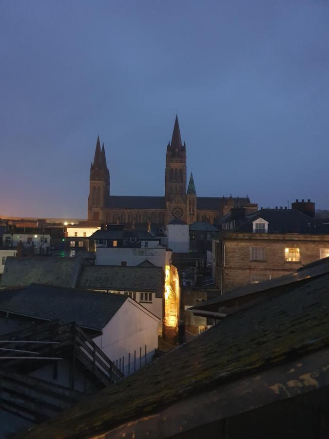The Taylor Suite - Stunning 2-Ensuite Beds, Cathedral View Roof Garden Truro Dış mekan fotoğraf